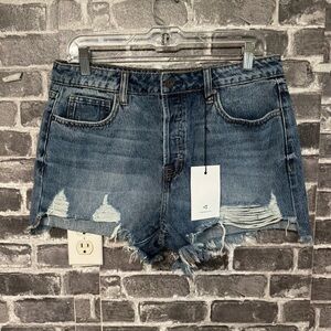 NWT Hidden Sophie mom shorts jean denim destroyed